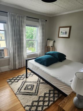 Listing photo thumbnail
