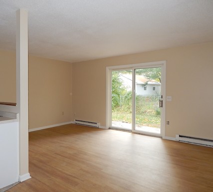 Listing photo thumbnail