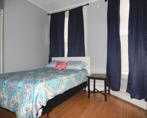 Listing photo thumbnail