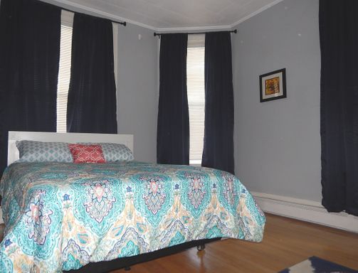 Listing photo thumbnail