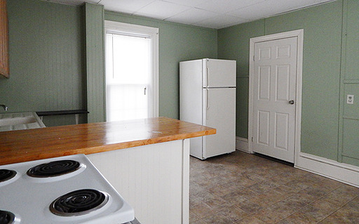 Listing photo thumbnail