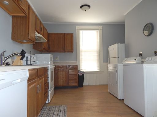 Listing photo thumbnail