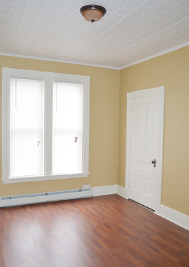 Listing photo thumbnail