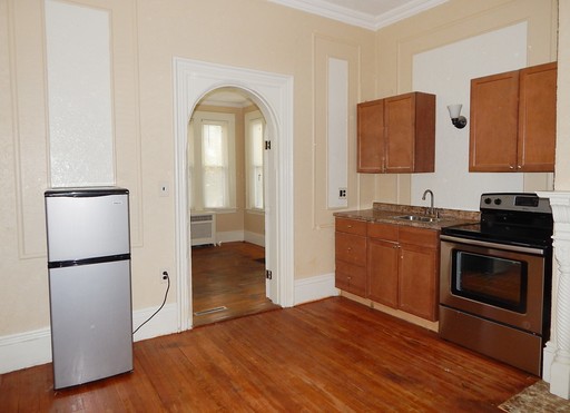 Listing photo thumbnail