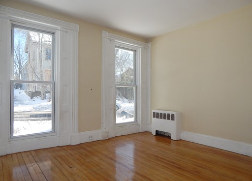 Listing photo thumbnail