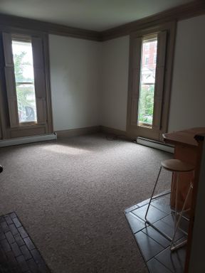 Listing photo thumbnail