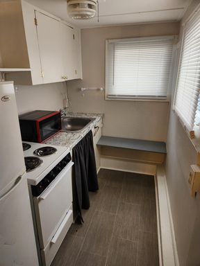 Listing photo thumbnail