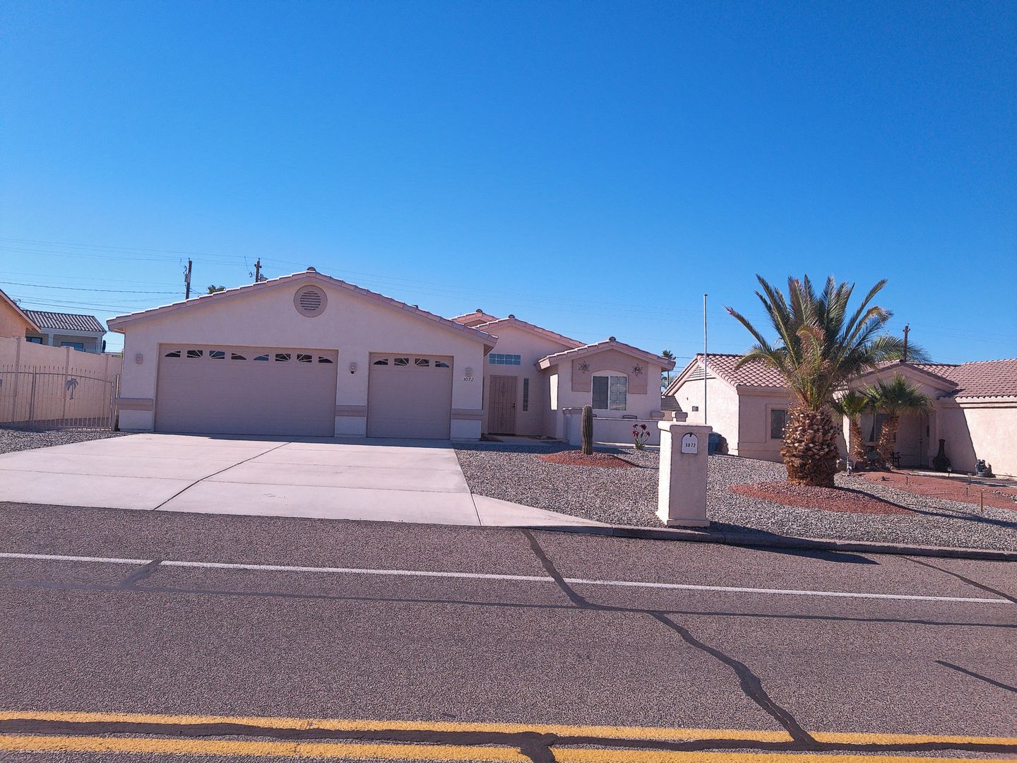 Lake Havasu City House: 3072 El Dorado Ave N