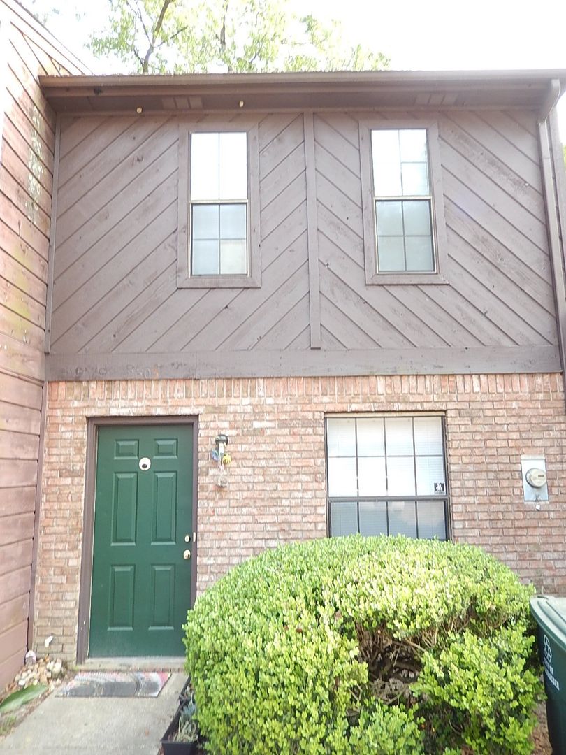 Tallahassee Townhome: 2303 Hartsfield Way