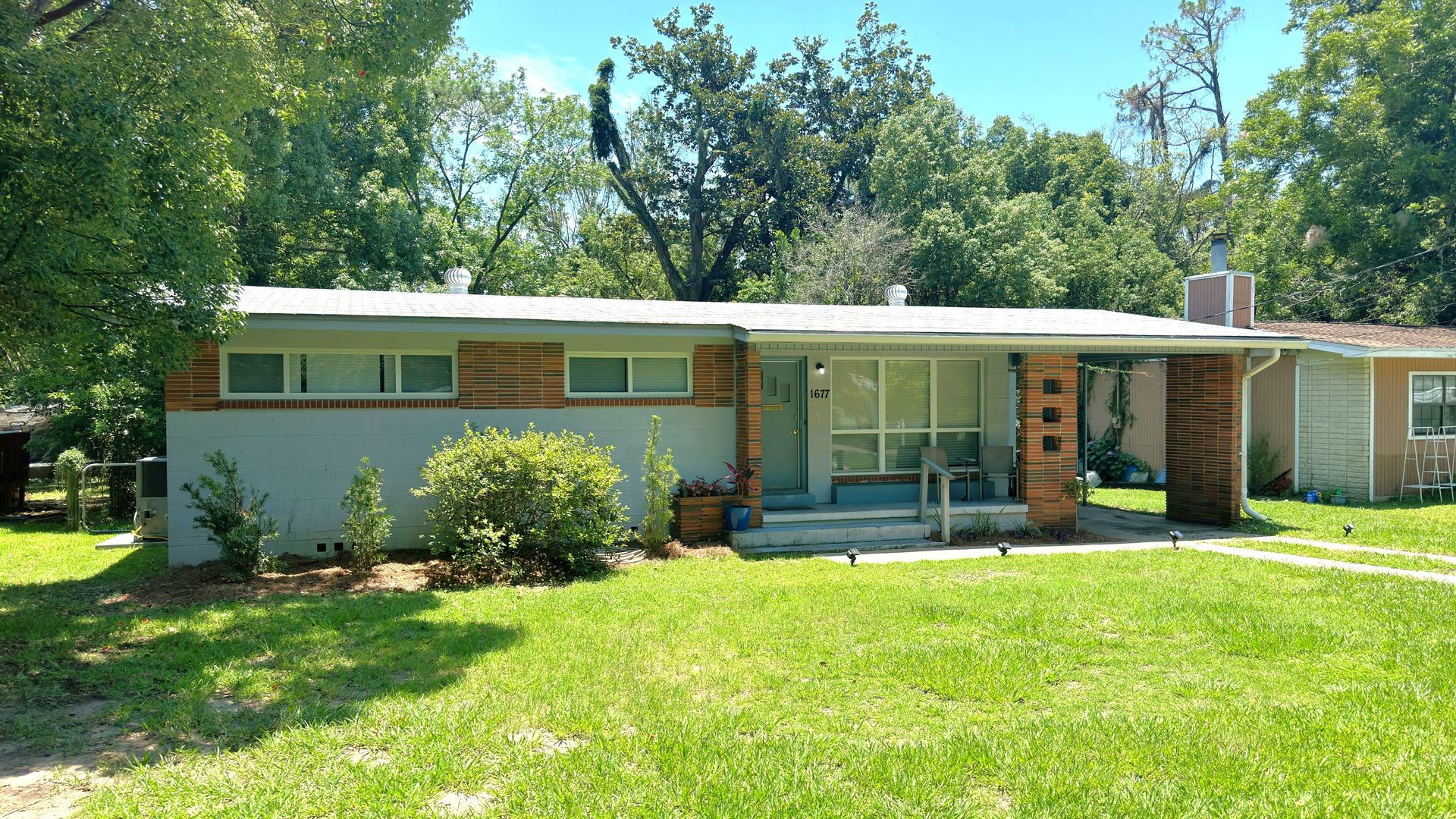 Tallahassee House: 1677 Mayhew St