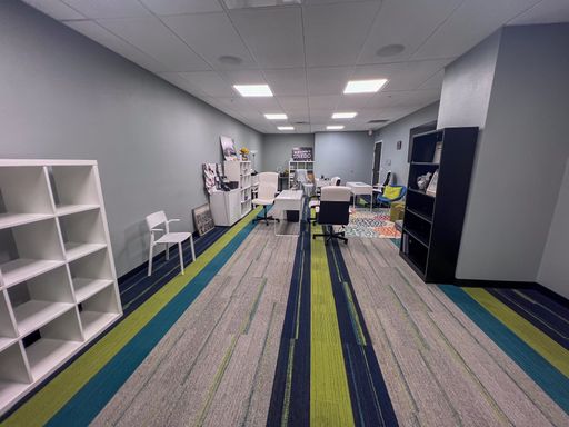 Spacious 541 Sq Ft Office in Summit Building with Modern Amenities – photo 1