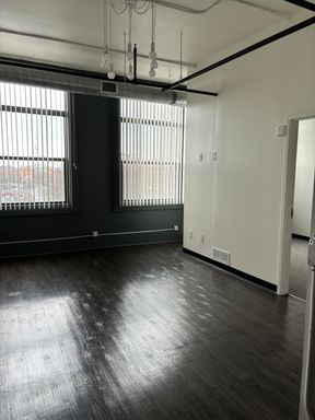 Move-In Ready! Luxury Downtown Toledo Apartment | FREE Parking, FREE Wi-Fi & Walk to Everything – photo 1