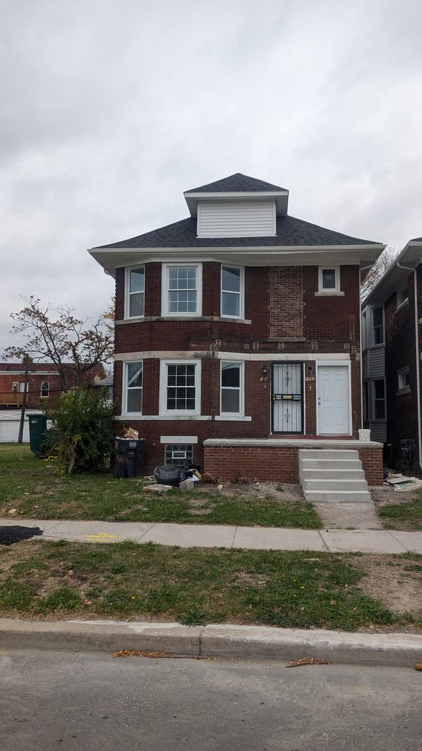 Detroit Apartment: 1534/1536 W. Euclid