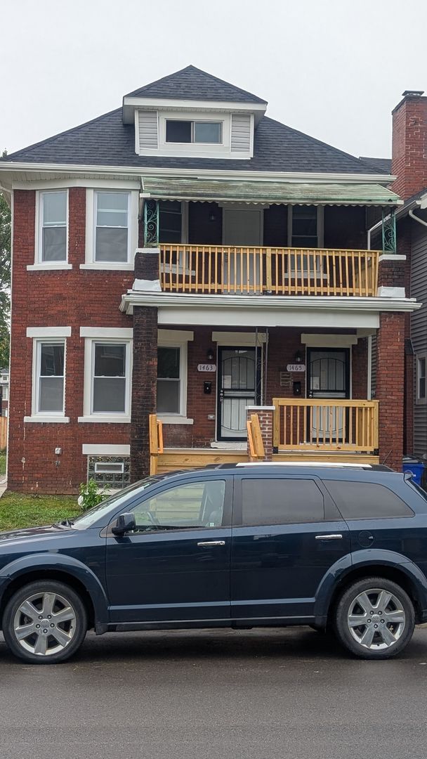 Detroit Apartment: 1463/1465 West Euclid