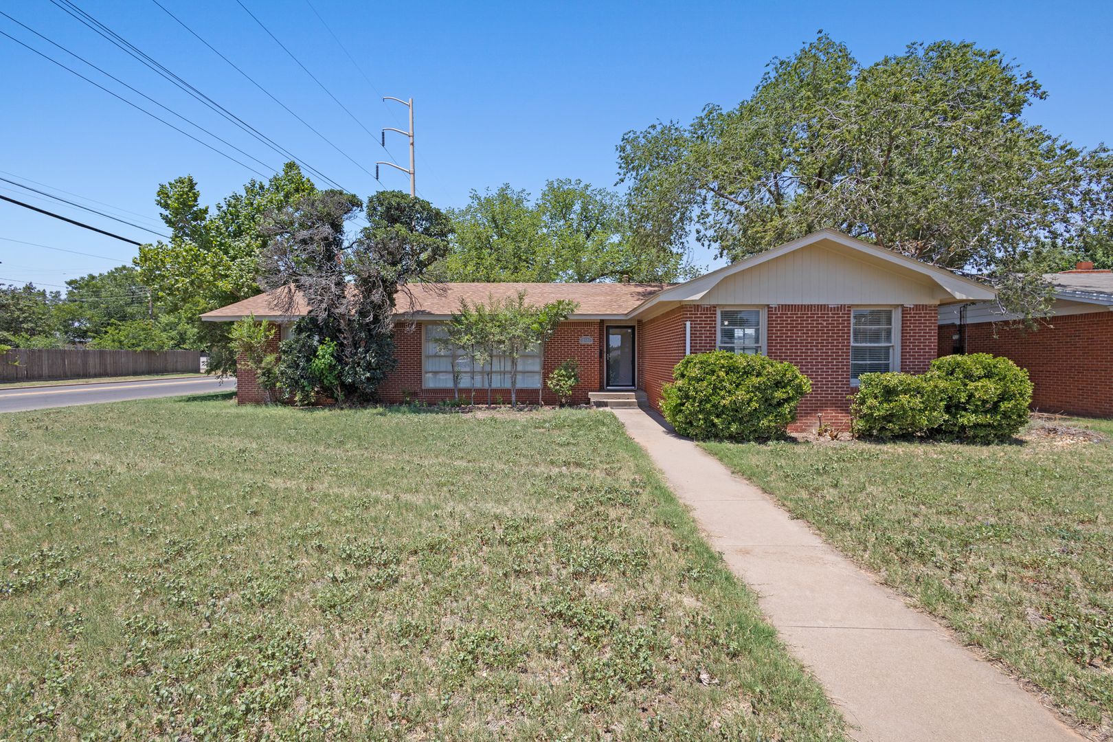 Lubbock House: 2826 58th