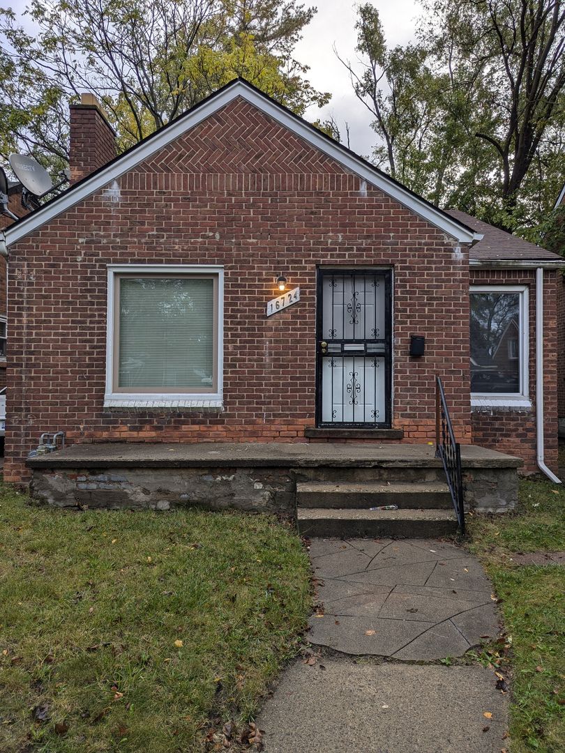 Detroit House: 16724 Rutherford St