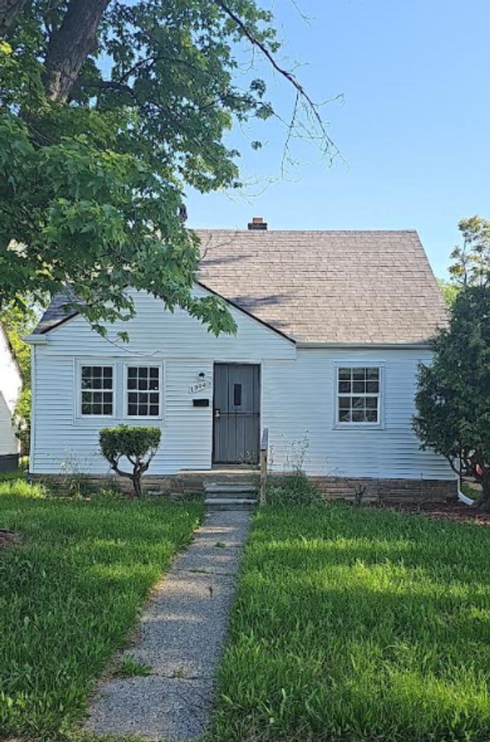DETROIT House: 19440 W  CHICAGO