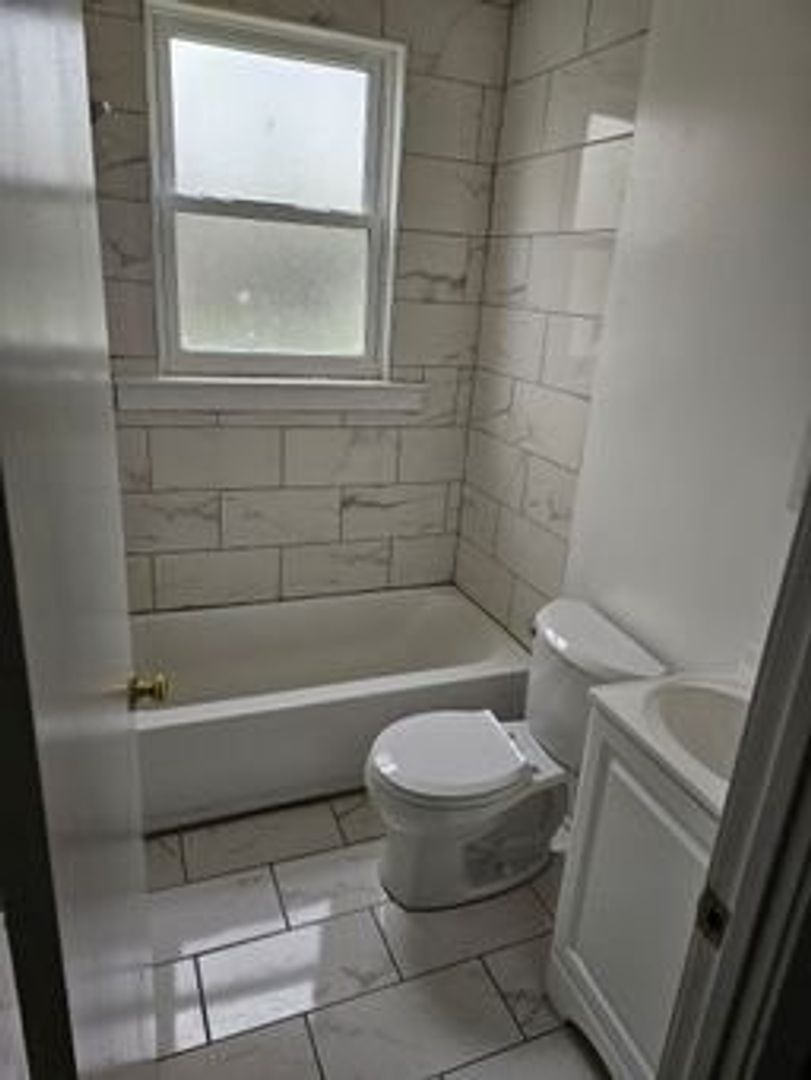 DETROIT Apartment: 13639 LA SALLE