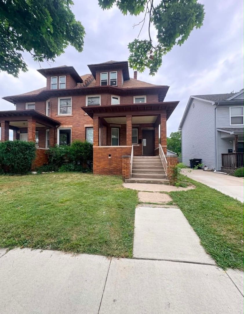 DETROIT Apartment: 668-70 PINGREE