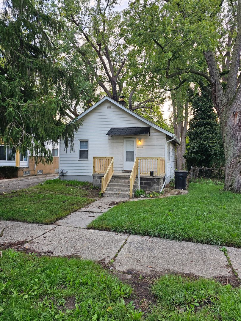 Detroit House: 20426 Salem St