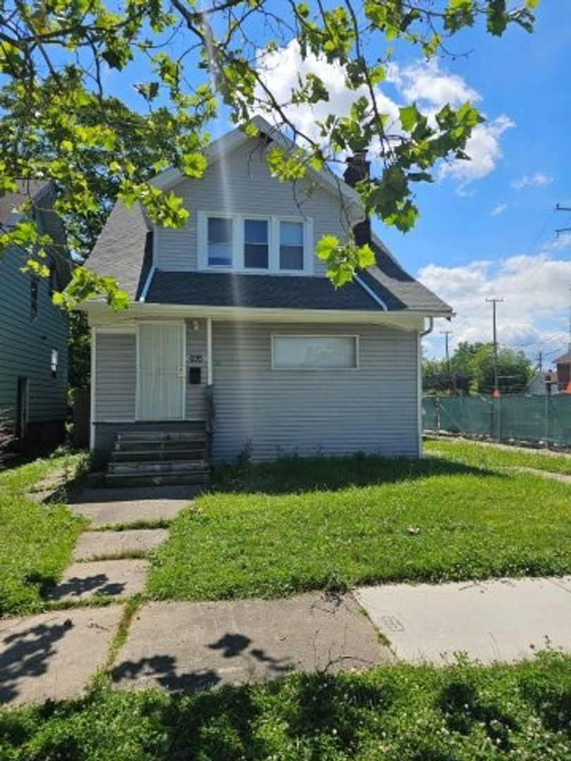DETROIT House: 695 Algonquin St