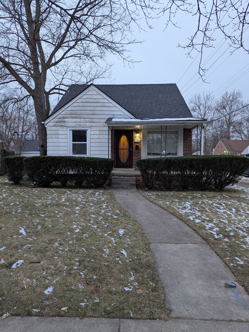 DETROIT House: 19971 STOUT