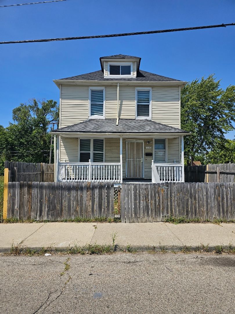 Detroit House: 7733 E Forest Ave