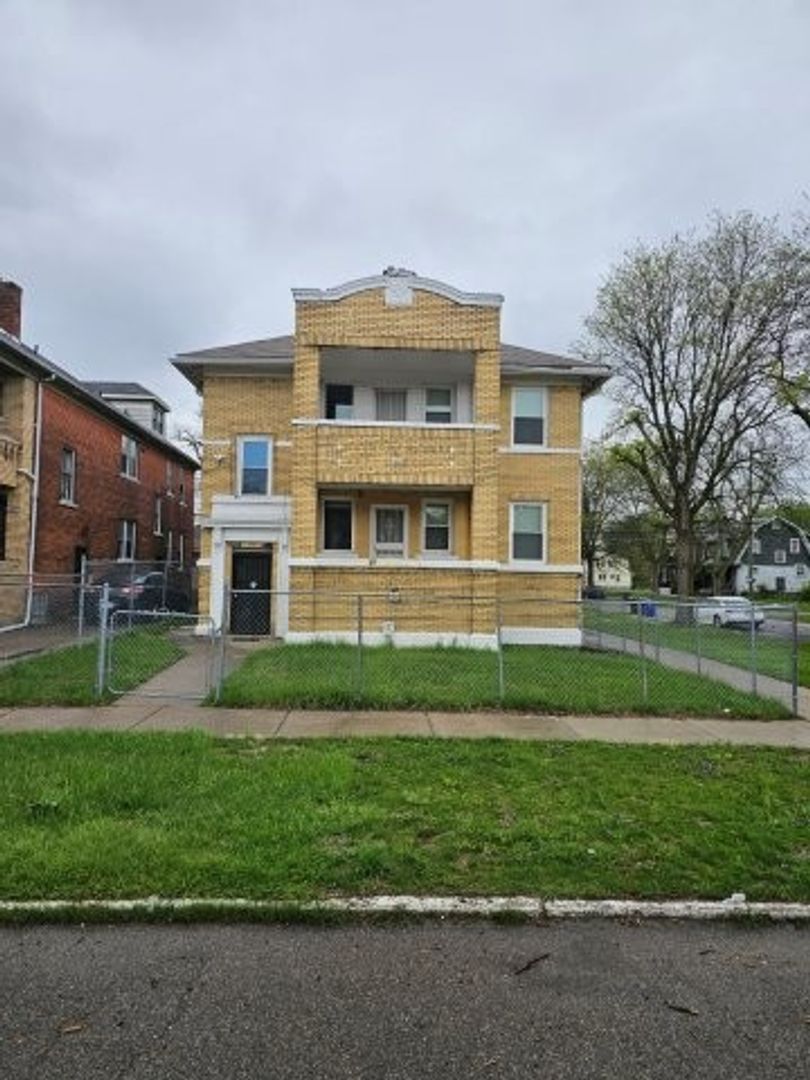 DETROIT Apartment: 13639 LA SALLE