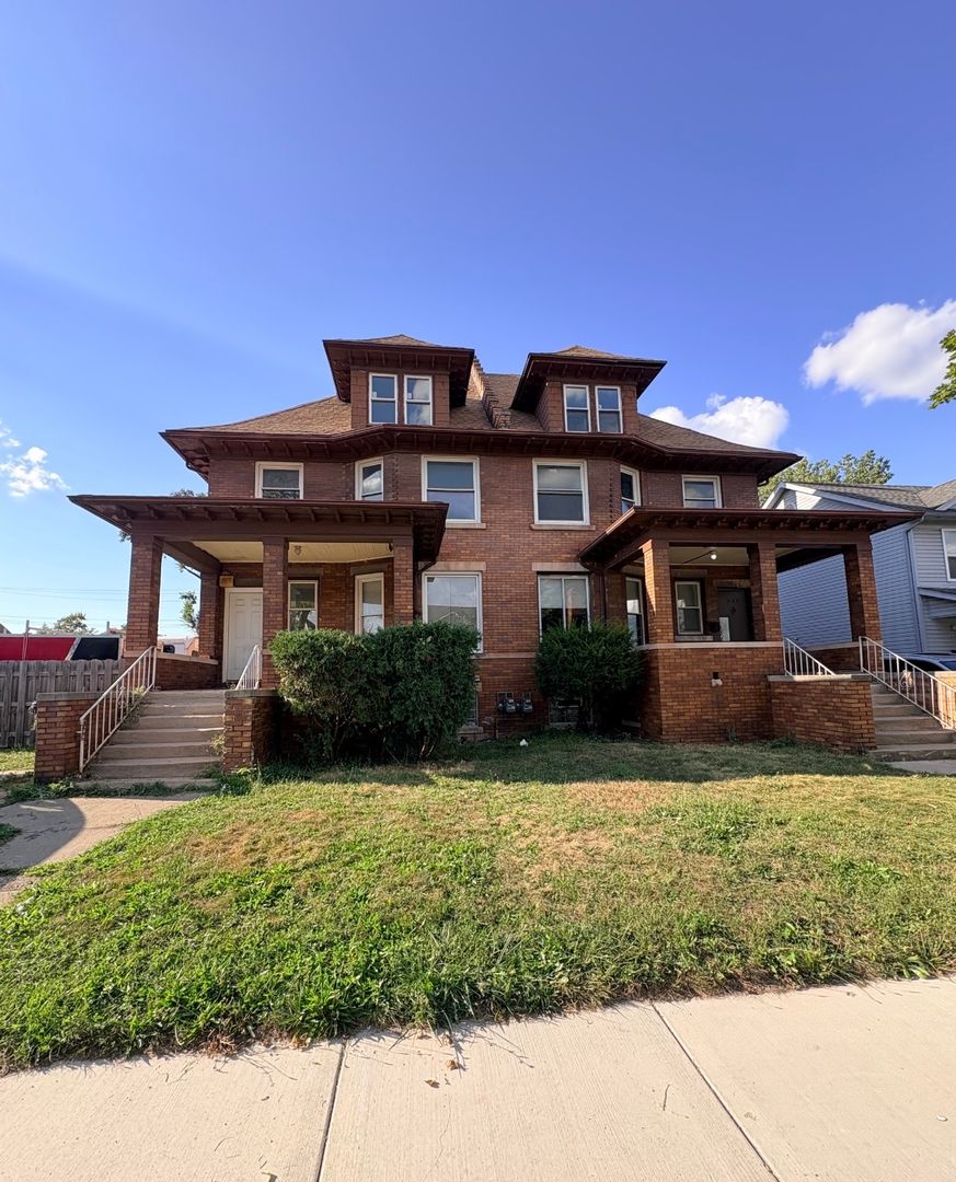 DETROIT Apartment: 668-70 PINGREE