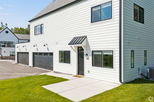 Listing photo thumbnail