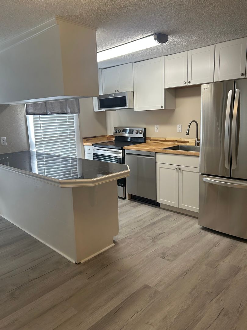 Wildwood Apartment: 200-208 Mason Street