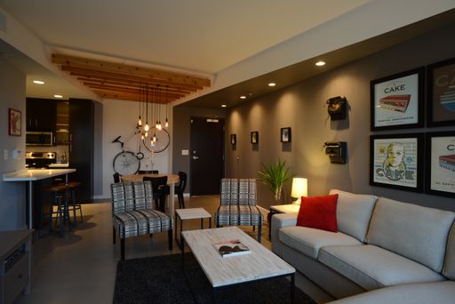 Hinge- One Bedroom – photo 1