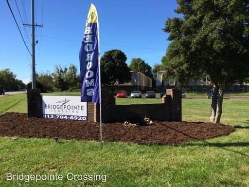 1801 Village Green Blvd. #90, Jeffersonville, IN 47130