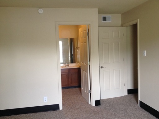 1801 Village Green Blvd. #90, Jeffersonville, IN 47130