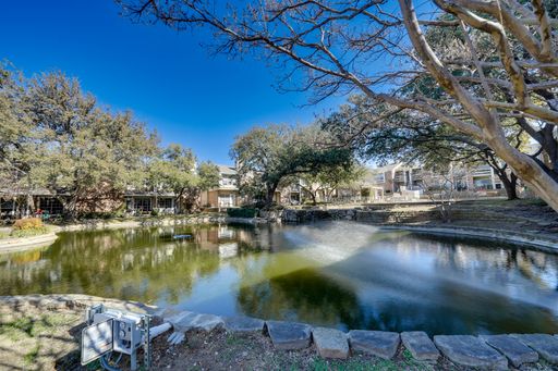 Lakeview 2b1b Condo in Carrollton – photo 1