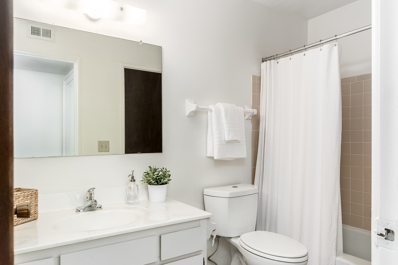 1190 Chambers Rd, Columbus, OH 43212