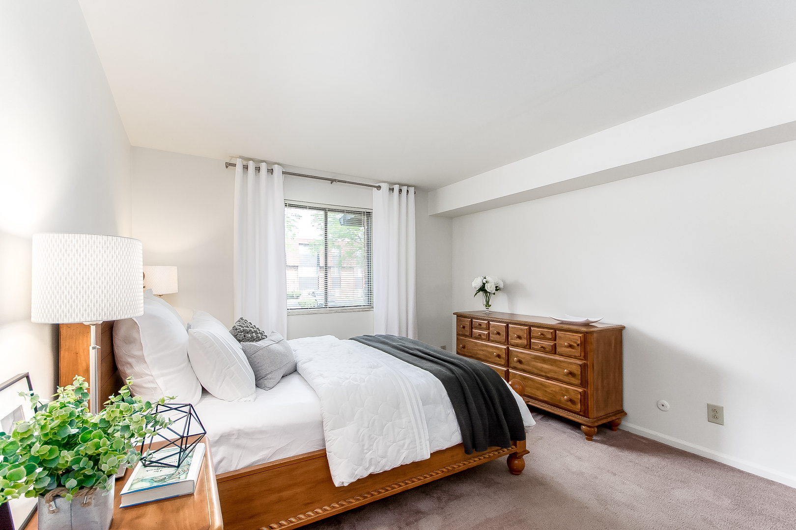 1190 Chambers Rd, Columbus, OH 43212