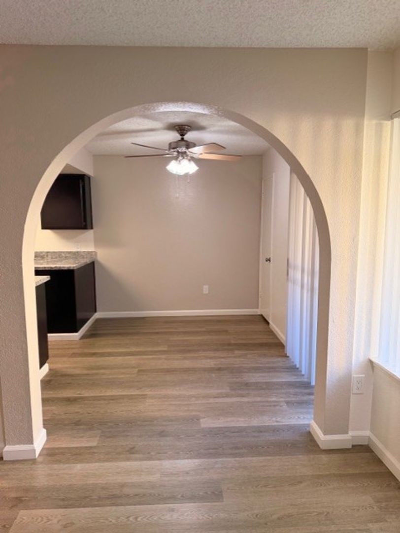 Bakersfield Apartment: 6900 Valleyview Drive