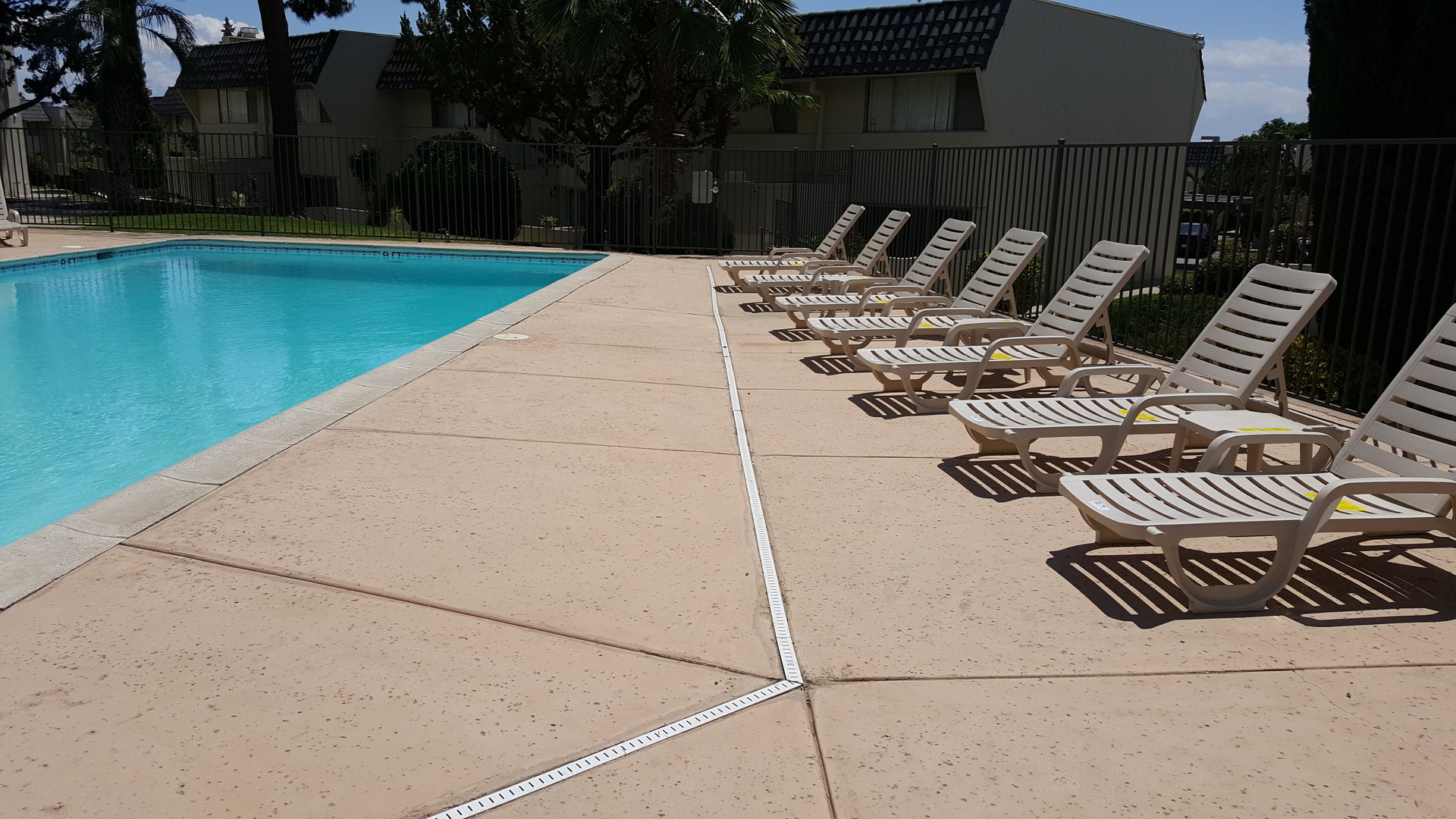 Bakersfield Apartment: 3815 Columbus Street