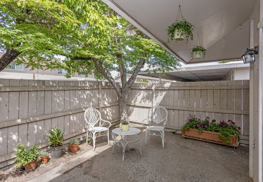 Garden East Apartments – photo 1