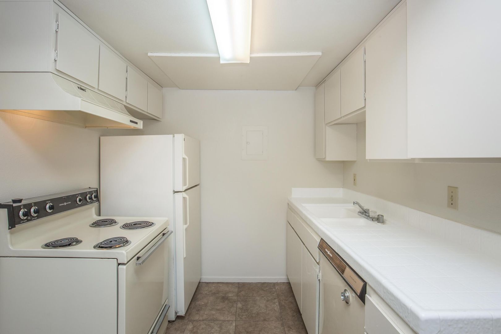 Merced Apartment: 669-689 Loughborough Drive