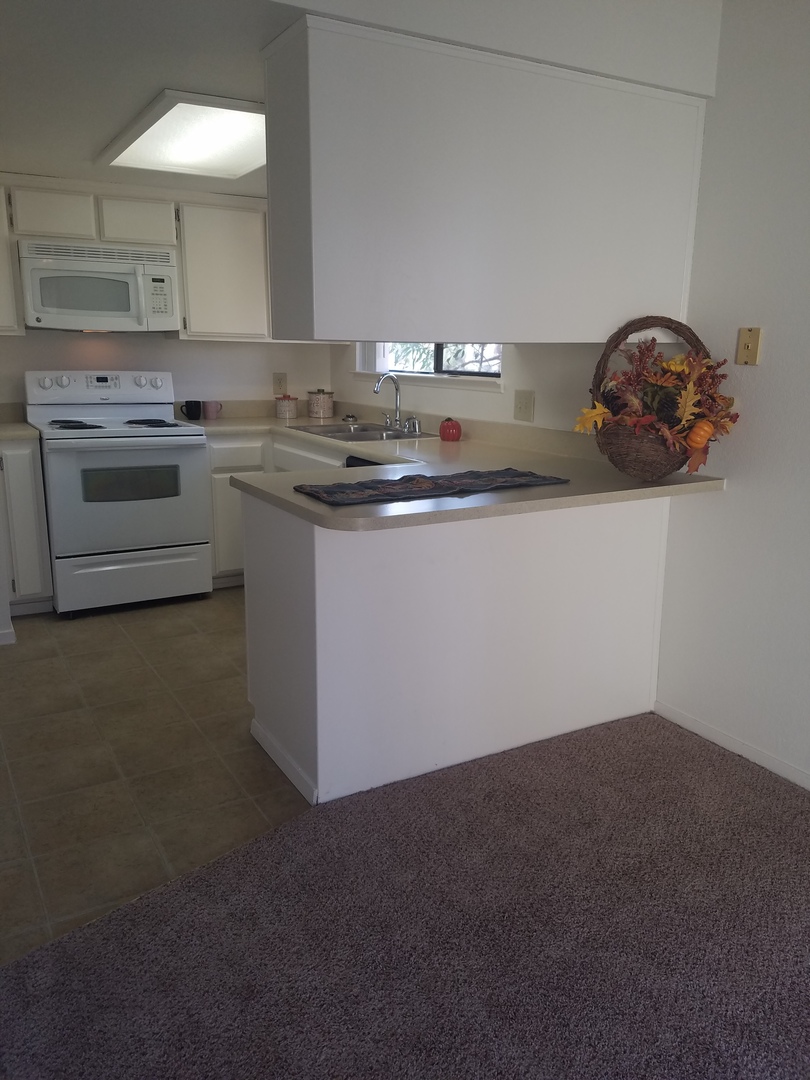 Bakersfield Apartment: 6900 Valleyview Drive