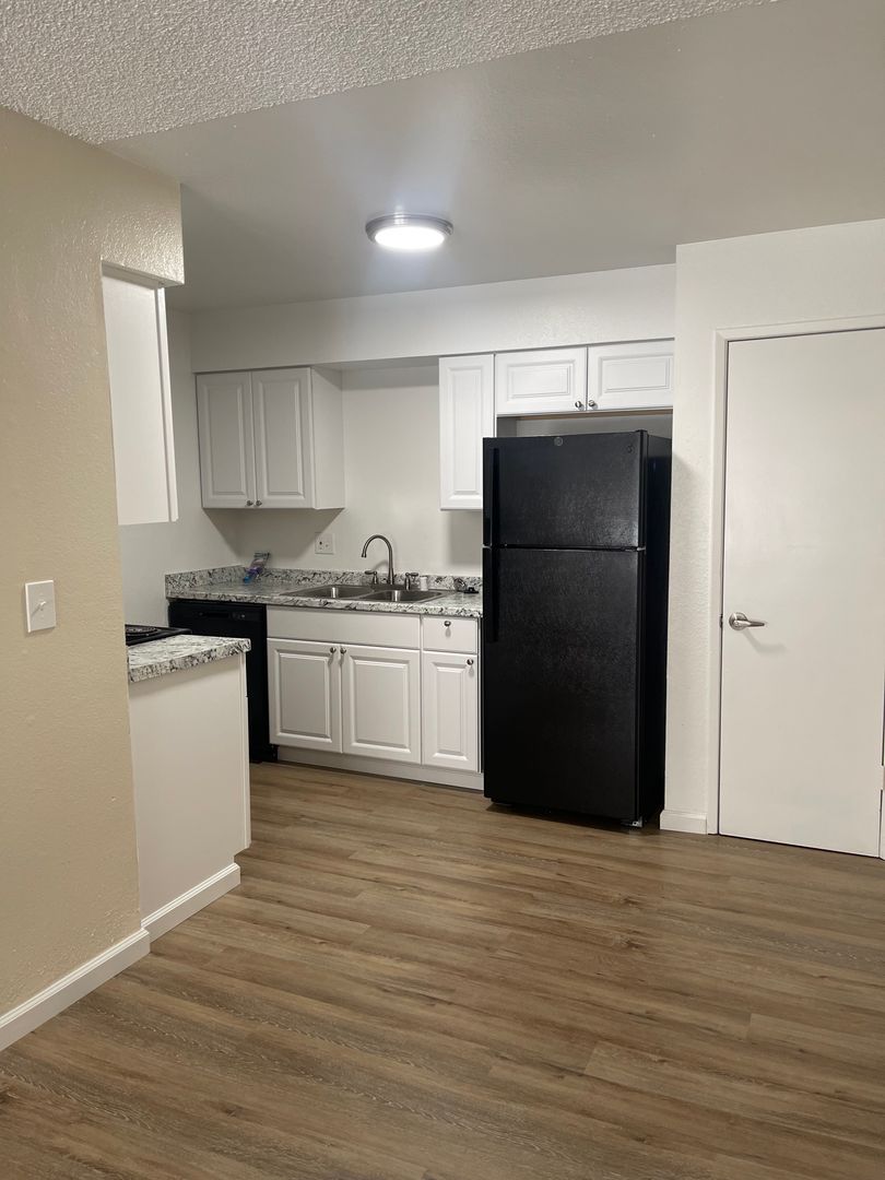 Ceres Apartment: 1625 Richland Avenue