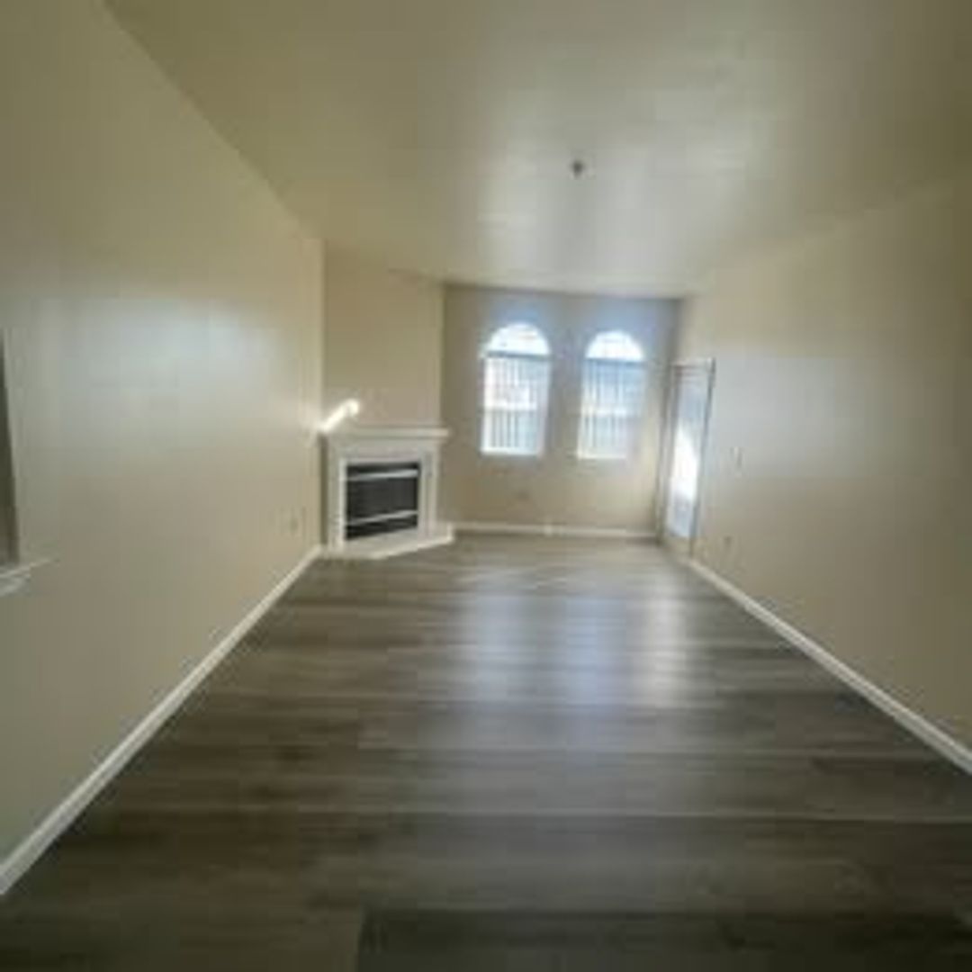 Santa Rosa Apartment: 2146 Bedford Street