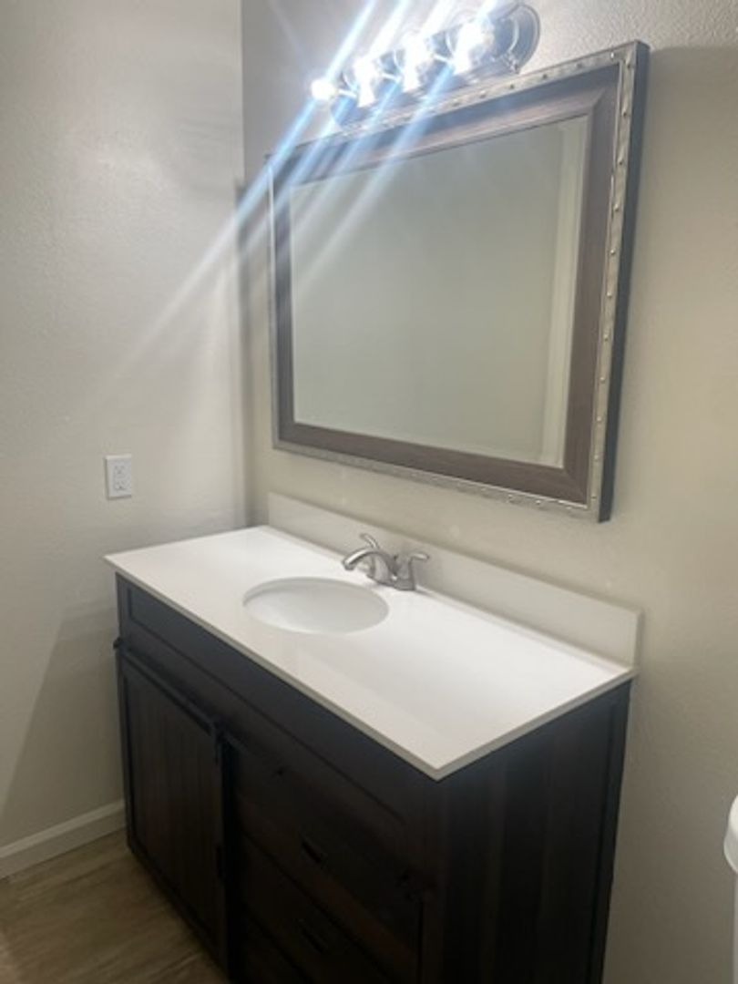 Madera Apartment: 1205 East Cleveland Avenue