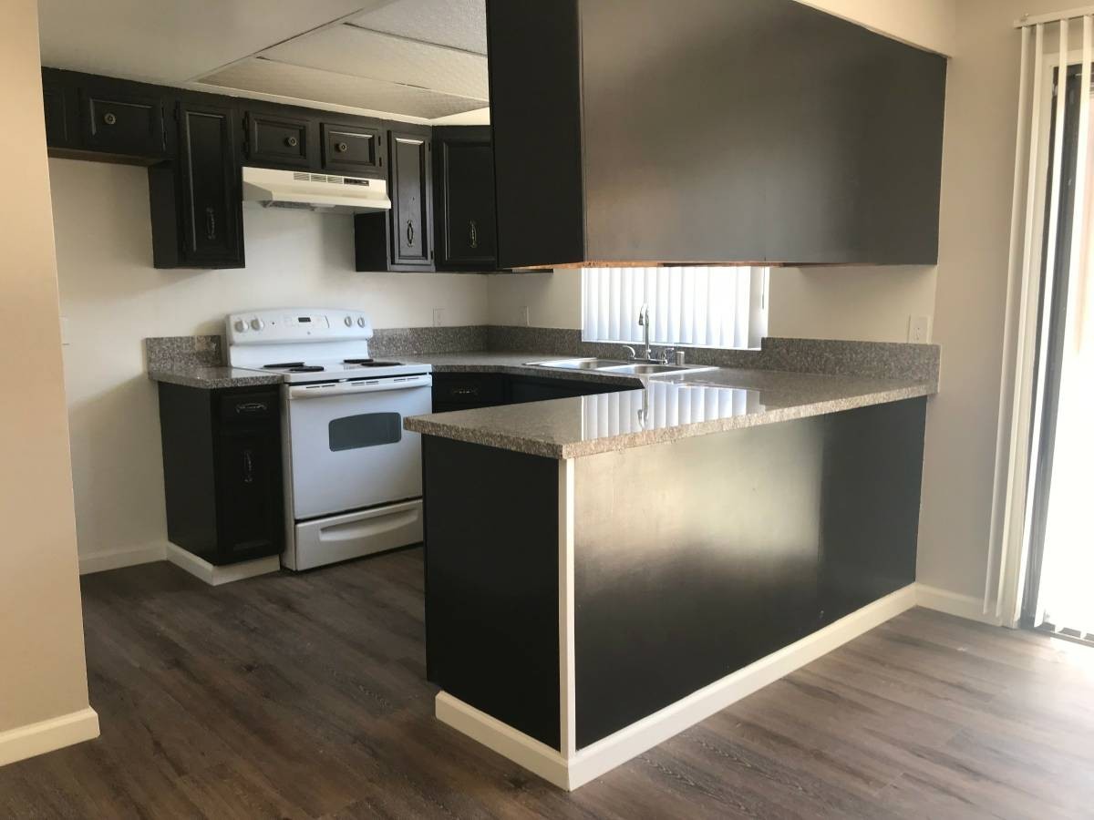 Bakersfield Apartment: 5324 Fairfax Road