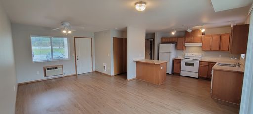 Large 3-Bedroom, 2-Bath Apartment – Washer/Dryer Included