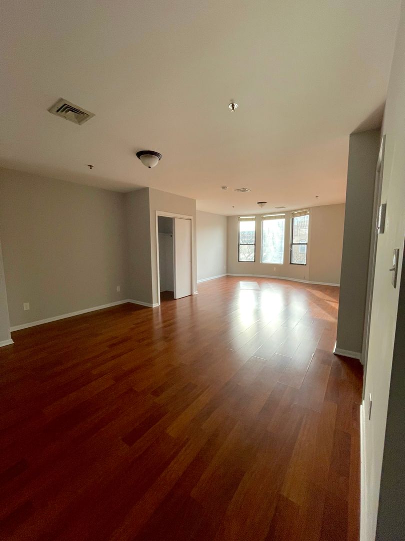 Somerville Apartment: 74 W Main St