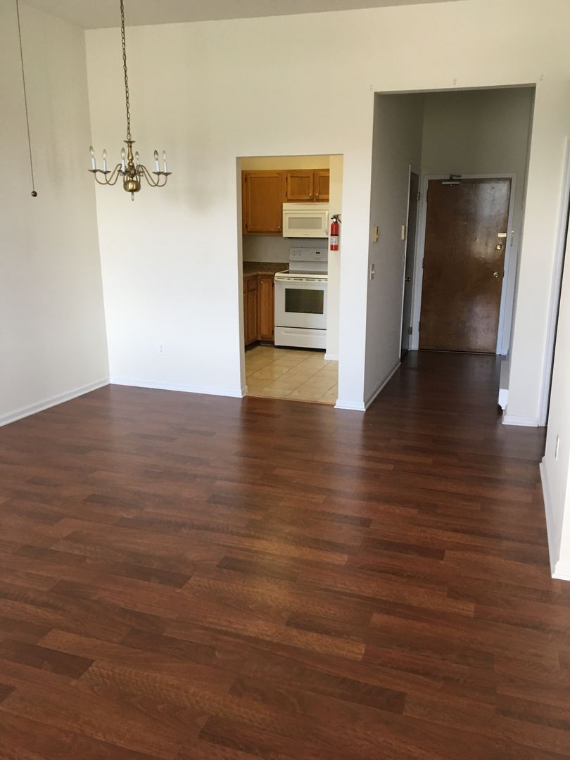 Somerville Apartment: 200 W Main St