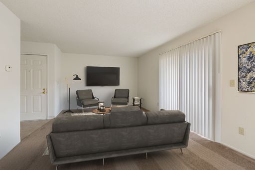 Pine Ridge Apartments – photo 1